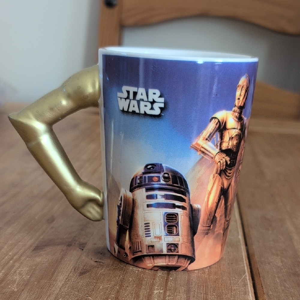 Star Wars Mug with R2D2 and C3PO Gold-tone Handle